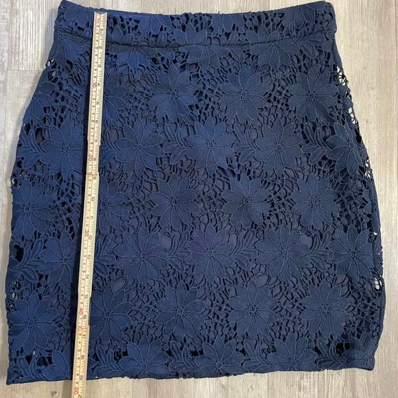 Lulu’s size Large floral crochet lace overlay mini skirt - Picture 5 of 13